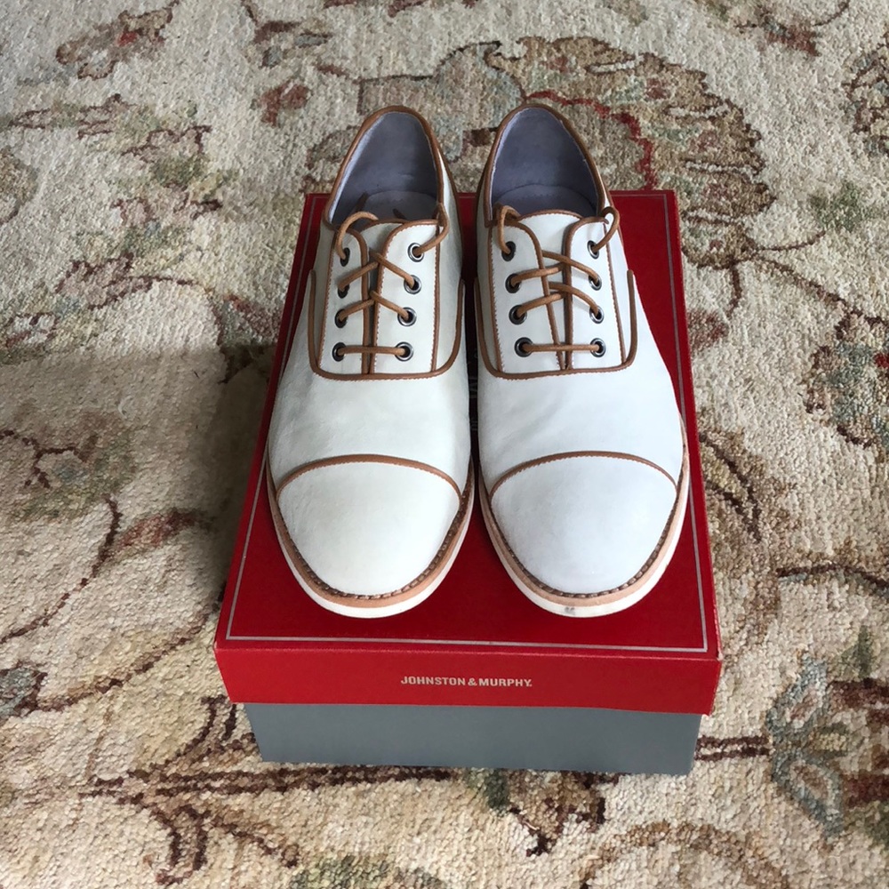 Deena Oxford by Johnston and Murphy. Size 7.5